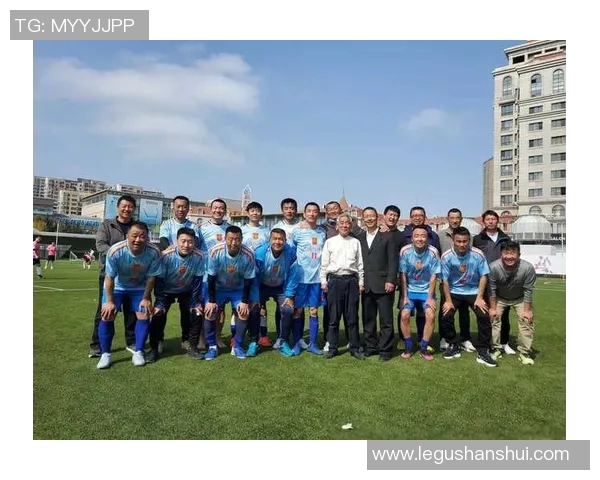 足球明星齐聚一堂高清大合照展现运动魅力与团队精神