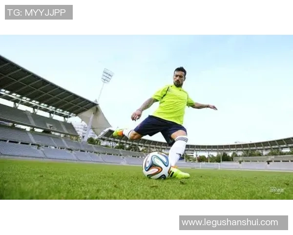 全球顶级足球明星的球品评比与影响力分析