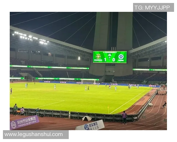 旋风十一人足球明星带你领略激情四溢的绿茵场上精彩瞬间与传奇故事