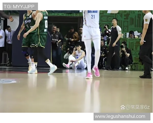 曾凡博:从青涩新星到篮球赛场的闪耀之星的成长之路 曾凡博:从青涩新星到篮球赛场的闪耀之星的成长之路